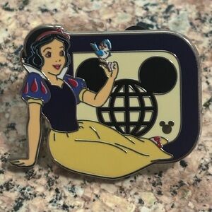 Disney Pin 2025 Hidden Disney WDW Characters Wave B Snow White